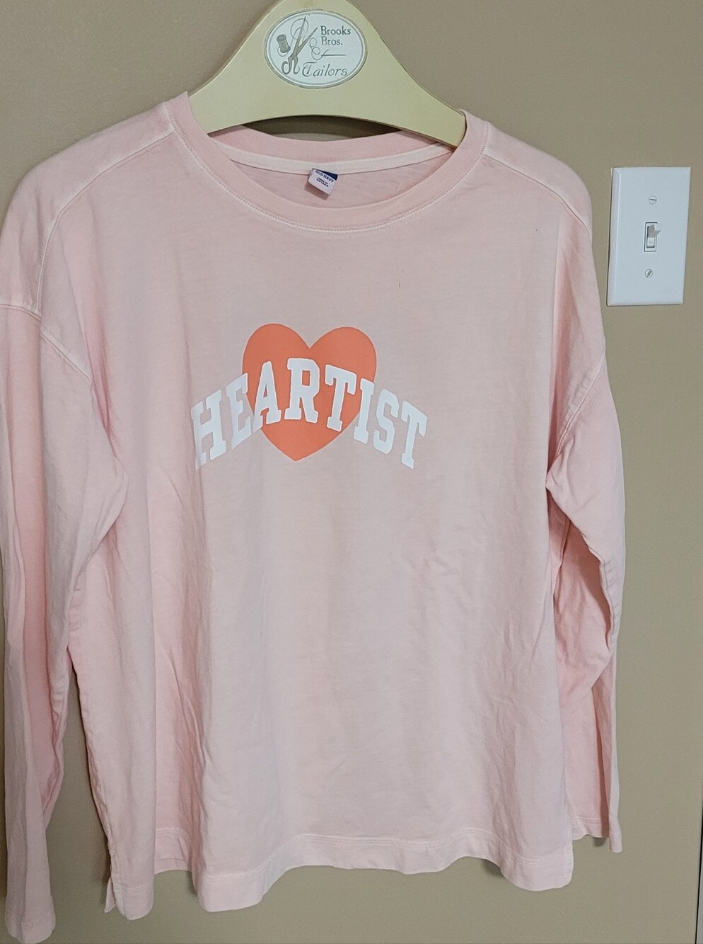 💚Free In Any Bundle Over $10 HEARTIST Pink Long-Sleeve Tee